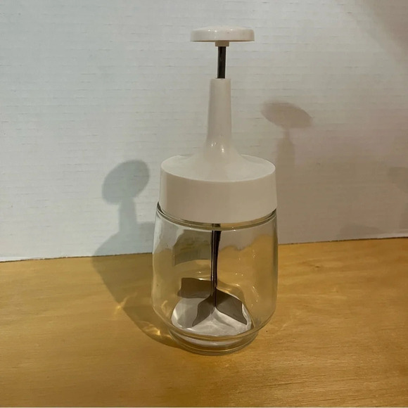 Vintage GEMCO Glass Nut Chopper with White Top & Stainless Steel Blades - Picture 1 of 9
